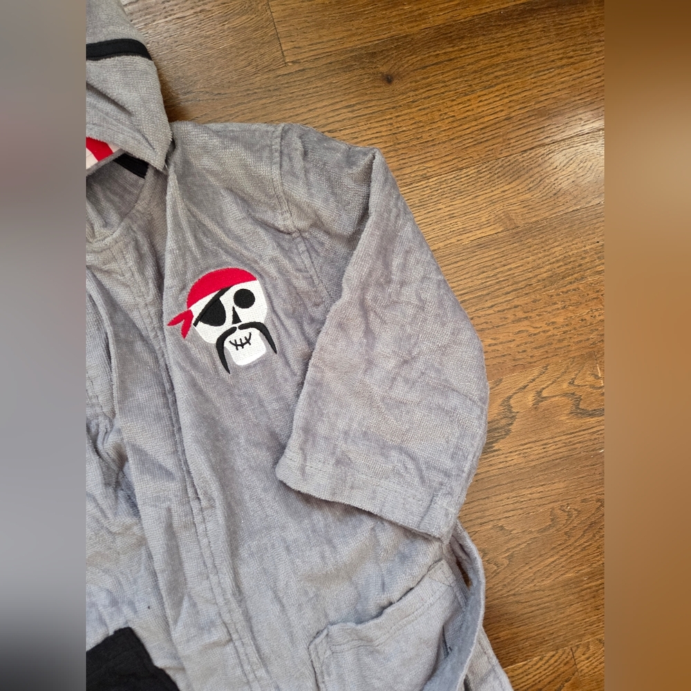 NEW Nautica Boys M 7/8 Gray Pirate Robe/Swim Coverup - Picture 4 of 7